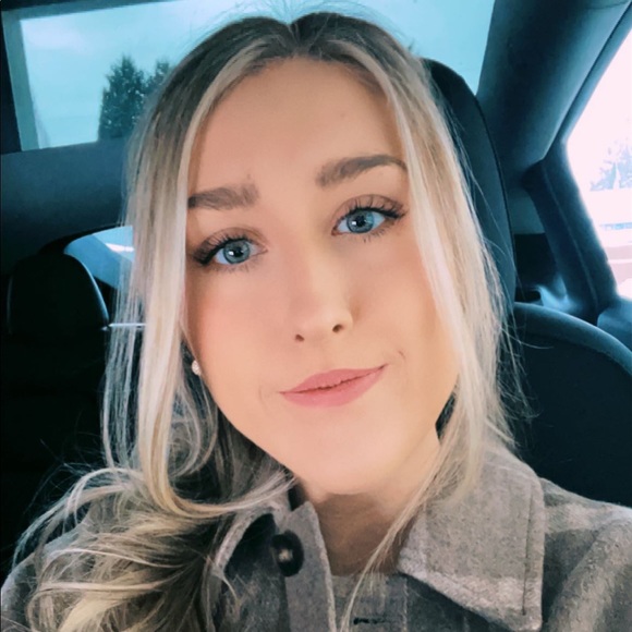 Meet your Posher, Cassidy - Picture 1 of 1